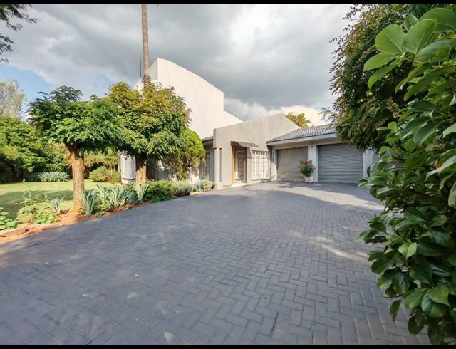 4 BEDROOM HOUSE FOR SALE IN THREE RIVERS EAST